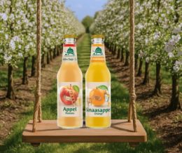 twee vrouwen drinken frisdrank