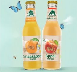 twee vrouwen drinken frisdrank